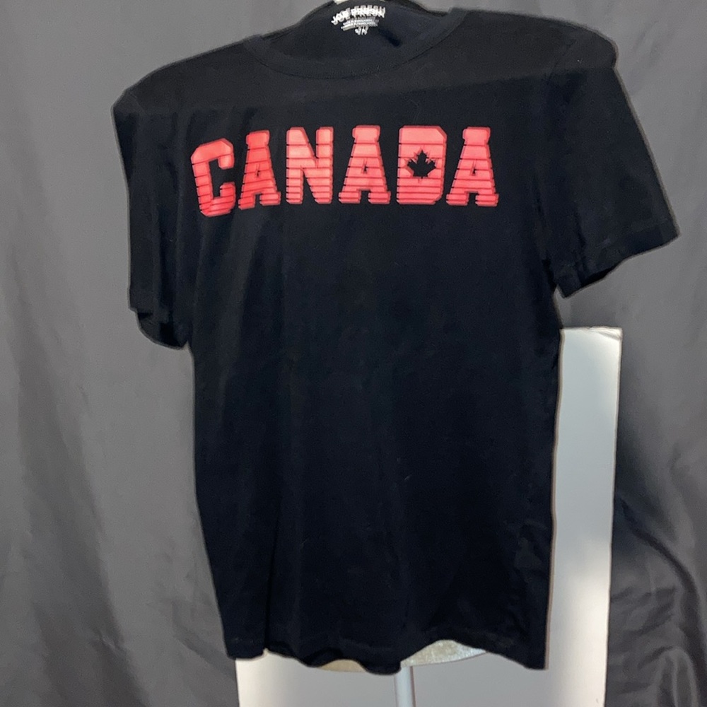 🇨🇦 Black T-Shirt with Red Canada Print